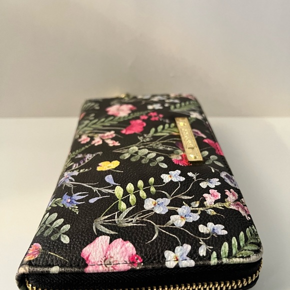 Betsey Johnson Watercolor Black Floral Large Clutch Zip-Around Wallet - Picture 7 of 9